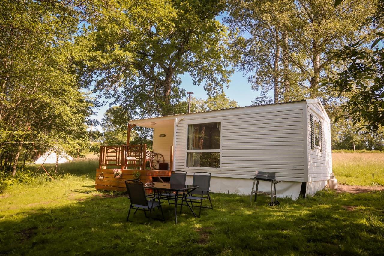 Villa Mini-Glamping En Auvergne à Sainte-Christine  Extérieur photo